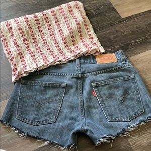 90’s Vintage Distressed Levi Shorts